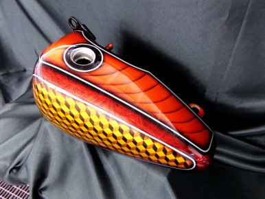 Custom Bike Tank - Airbrush - Oldschool - Pinstriping, Preussler Radstadt, Österreich