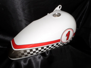 Custom Bike Tank - Airbrush - Oldschool - Pinstriping - Race, Preussler Radstadt, Österreich