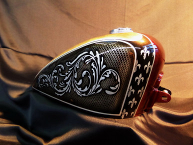 Custom Bike Harley Tank - Airbrush - Blattgold - Oldschool, Preussler Radstadt, Österreich