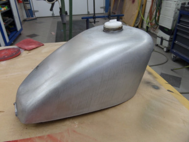 Custom Bike Harley Tank - Airbrush - Blattgold - Oldschool, Preussler Radstadt, Österreich
