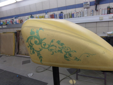 Custom Bike Harley Tank - Airbrush - Blattgold - Oldschool, Preussler Radstadt, Österreich