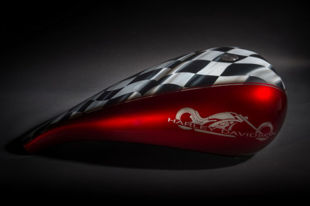 Harley Davidson, Airbrush, Custom Bike Tank, Race Flag, Preussler Radstadt, Österreich