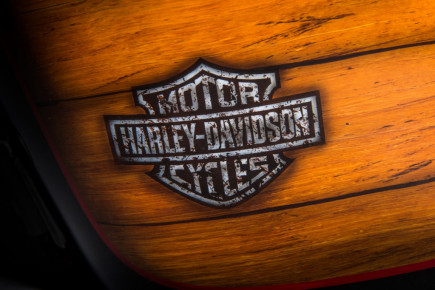 Harley Davidson, Airbrush, Custom Bike Tank, Holzoptik, Skull Ace, Preussler Radstadt, Österreich