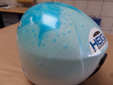 Airbrush - Spezial-Lackierung - Helm - Wassertropfen - Preussler, Radstadt, Österreich