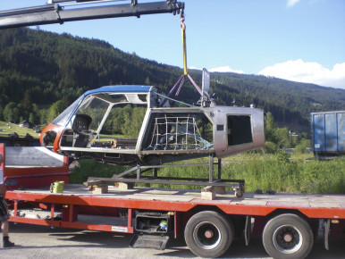 Glanz-Lackierung Polizei-Hubschrauber Ecureuil OE-BXK, Kfz-Fachbetrieb Preussler in Radstadt, Österreich