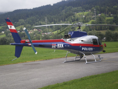 Glanz-Lackierung Polizei-Hubschrauber Ecureuil OE-BXK, Kfz-Fachbetrieb Preussler in Radstadt, Österreich