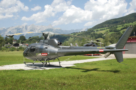 Hubschrauber Heli Austria - OE-XWA, Lackierung - Kfz Fachbetrieb Preussler - Radstadt, Österreich