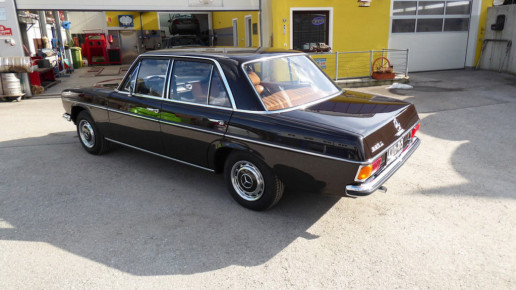 mercedes-8-restauration-radstadt-oesterreich-speziallackierung-oldtimer-restauration-13