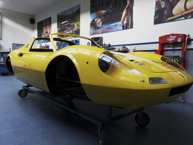 Ferrari Dino 246 GTS - 1973, Oldtimer-Restauration im Kfz-Fachbetrieb Preussler in Radstadt, Österreich