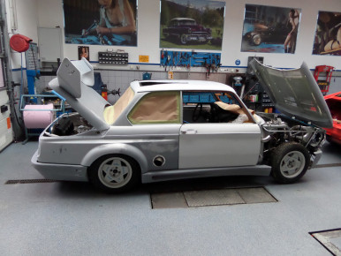 Glanz-Lackierung - BMW 2002 Twin-Turbo, Gruppe B Rennwagen - Kfz-Fachbetrieb Preussler in Radstadt, Österreich