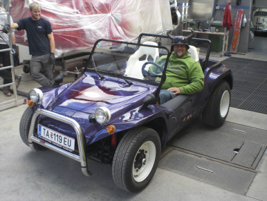 VW Buggy, 1971 für Salzburger Strongman Franz Müllner, Oldtimer-Restauration, Airbrush Lackierung im Kfz-Fachbetrieb Preussler in Radstadt, Österreich