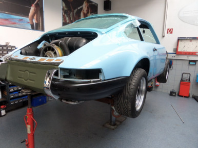 Porsche 911, Modell G, 1976, Oldtimer-Restauration im Kfz-Fachbetrieb Preussler in Radstadt, Österreich
