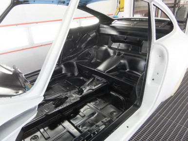 Porsche 911, Modell G, 1976, Oldtimer-Restauration im Kfz-Fachbetrieb Preussler in Radstadt, Österreich