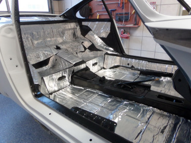 Porsche 911, Modell G, 1976, Oldtimer-Restauration im Kfz-Fachbetrieb Preussler in Radstadt, Österreich