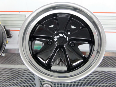 Porsche 911, Modell G, 1976, Oldtimer-Restauration im Kfz-Fachbetrieb Preussler in Radstadt, Österreich