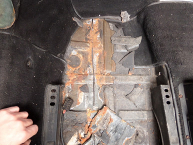 Porsche 911 Carrera Targa, 1985, Oldtimer-Restauration im Kfz-Fachbetrieb Preussler in Radstadt, Österreich