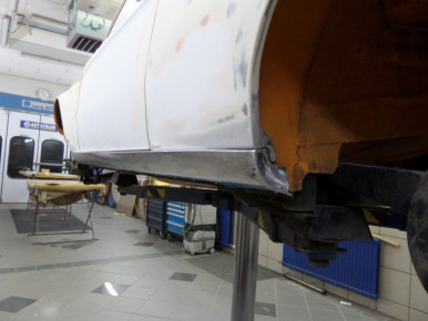 Oldtimer-Restauration, Spezial-Lackierung - BMW 2002 TI, Schnitzer Rennwagen - Kfz-Fachbetrieb Preussler in Radstadt, Österreich