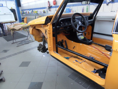 Oldtimer-Restauration, Spezial-Lackierung - BMW 2002 TI, Schnitzer Rennwagen - Kfz-Fachbetrieb Preussler in Radstadt, Österreich