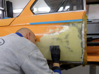 Oldtimer-Restauration, Spezial-Lackierung - BMW 2002 TI, Schnitzer Rennwagen - Kfz-Fachbetrieb Preussler in Radstadt, Österreich