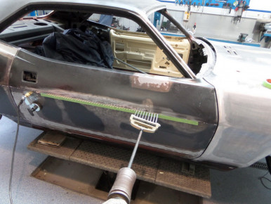 plymouth-cuda-preussler-radstadt-oldtimer-restauration-oesterreich-speziallackierung-57