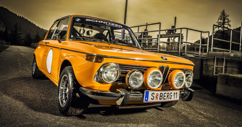 Oldtimer-Restauration, Spezial-Lackierung - BMW 2002 TI, Schnitzer Rennwagen - Kfz-Fachbetrieb Preussler in Radstadt, Österreich